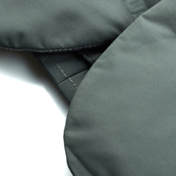 Sharp Focus Urban Windbreaker - collar detail